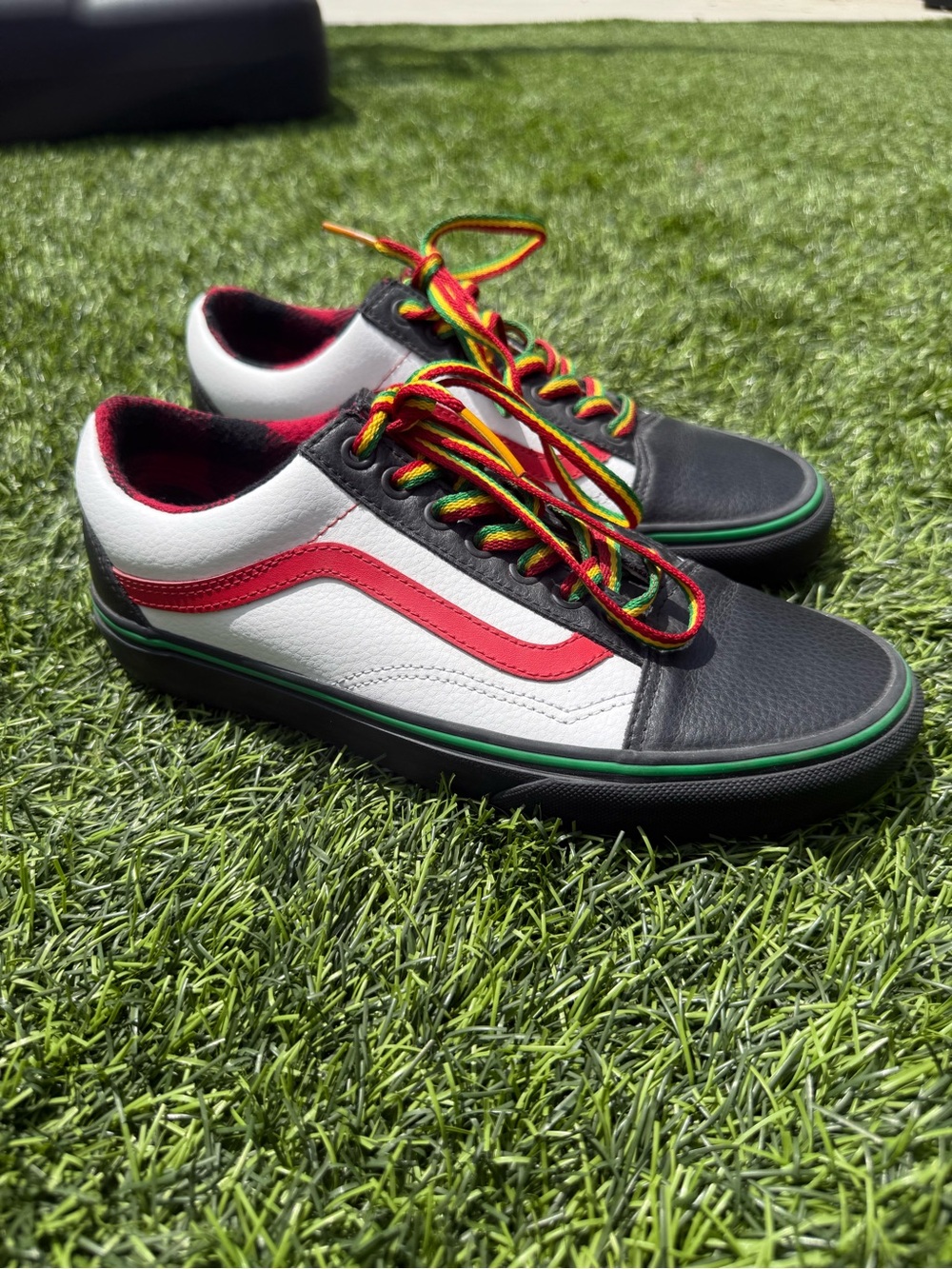 Vans Low-Top Sneakers in Black, White & Red with Multicolor Laces